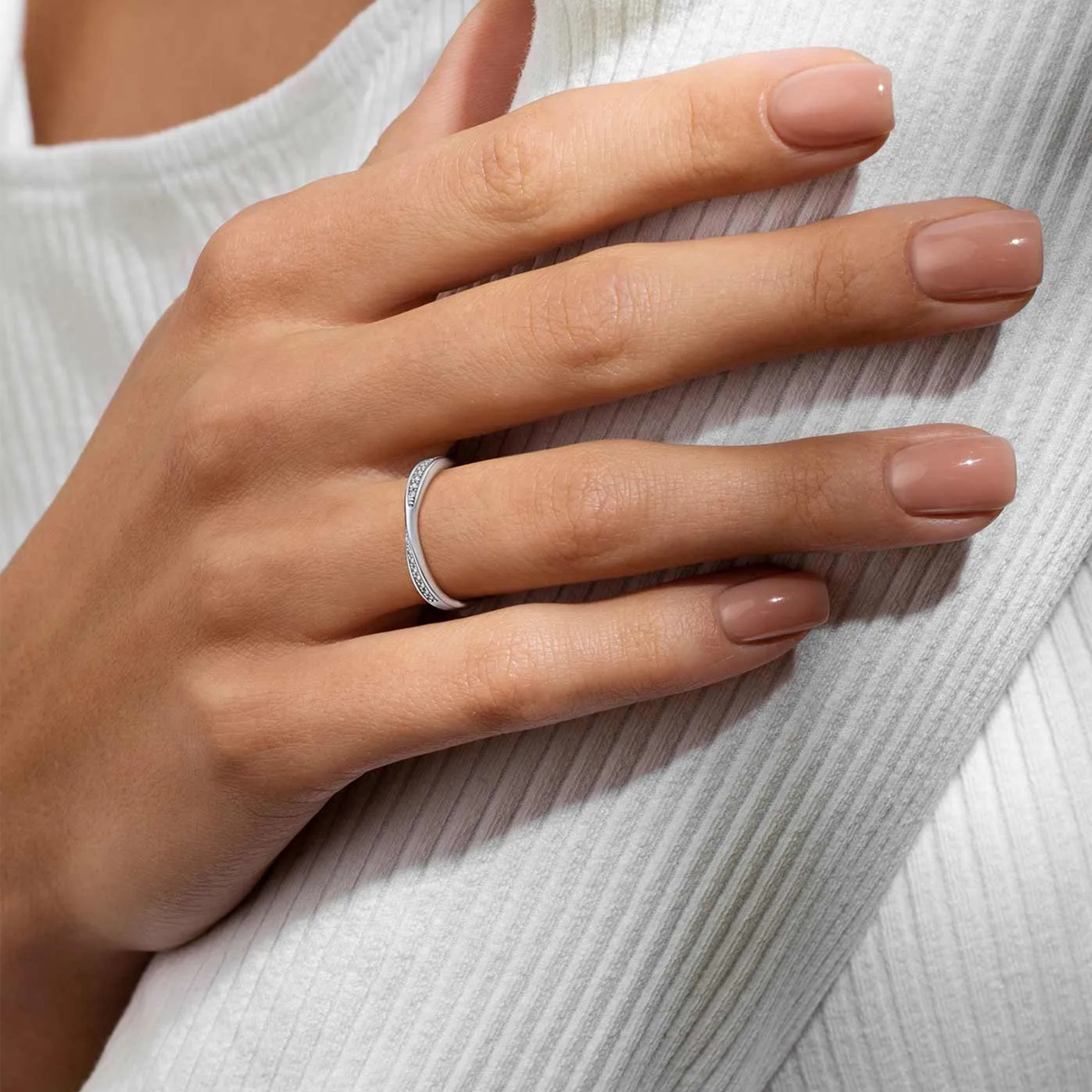 Moissanite Ribbon Eternity Wedding Ring in White Gold for Women-01