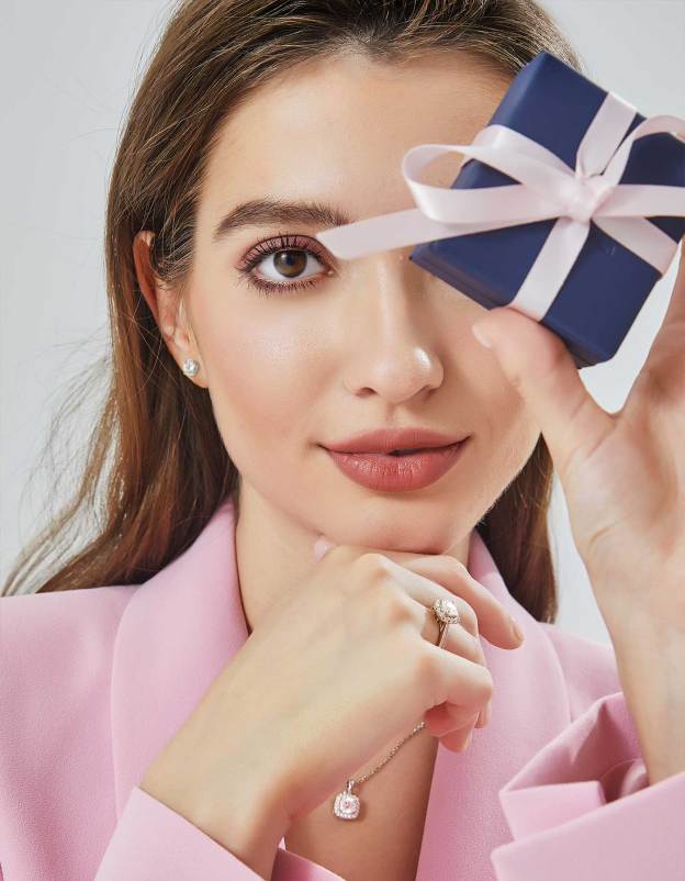 MomentWish Moissanite Earrings With Letter