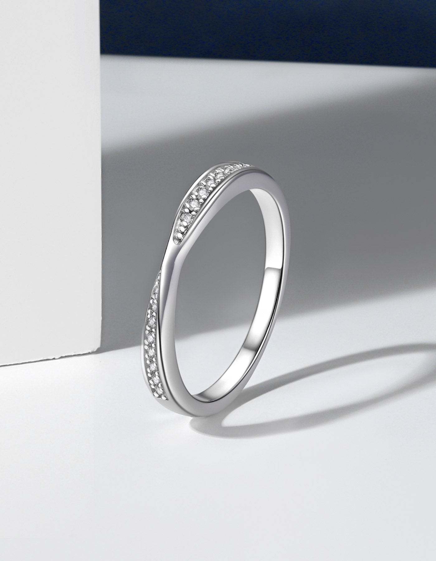MomentWish Moissanite Wedding Band