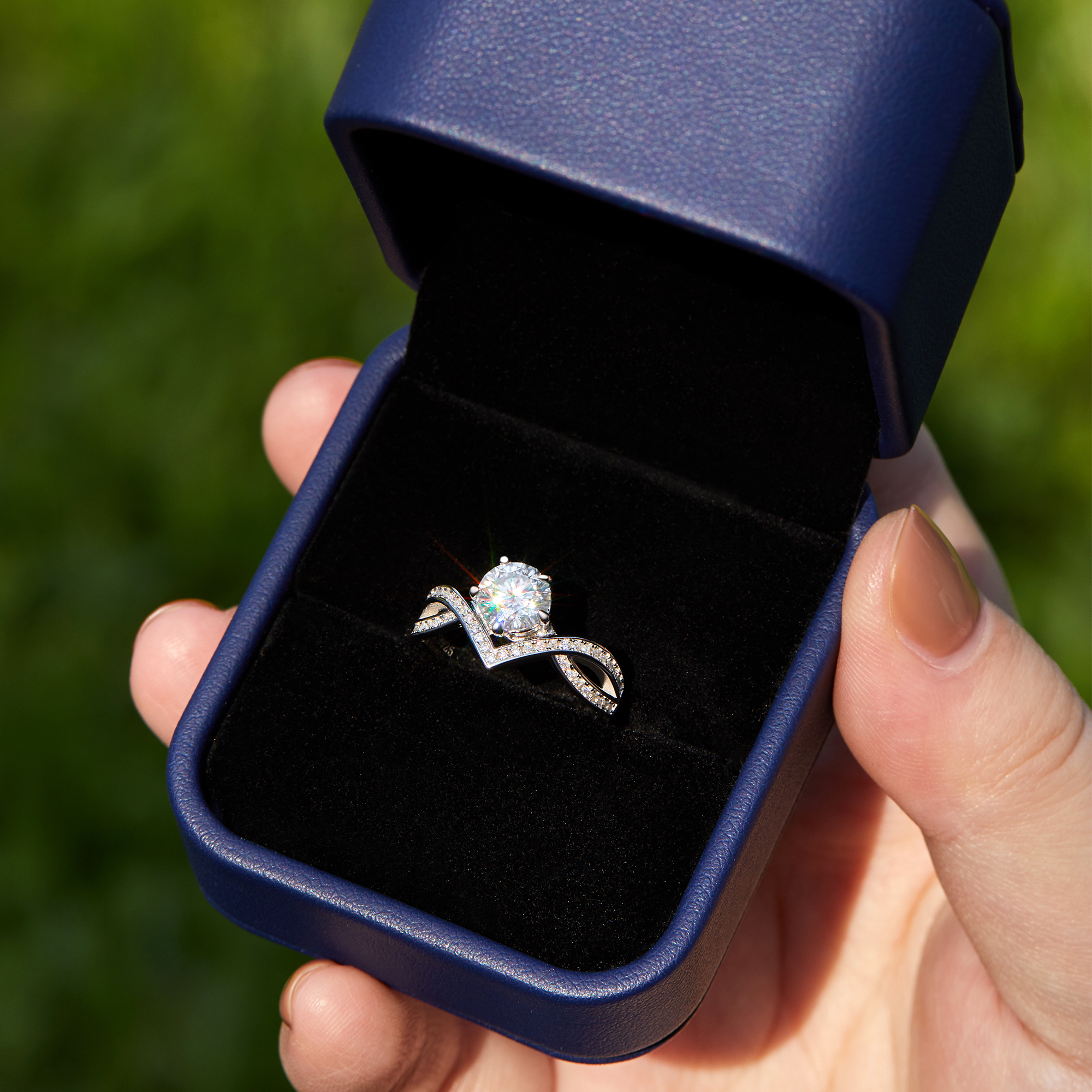 Princess Crown Moissanite Engagement Ring - Ring Gift Box