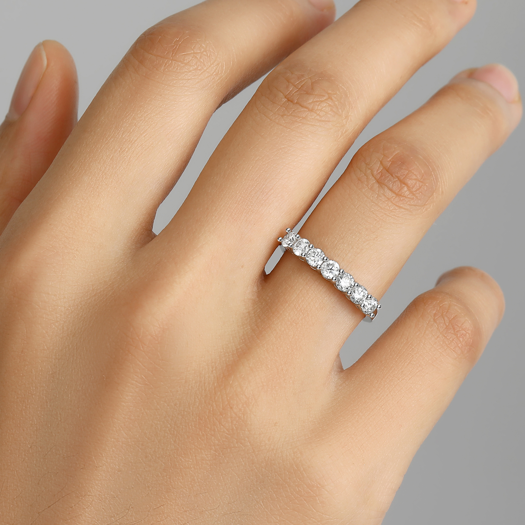 Seven-Stone Moissanite Eternity Wedding Ring for Women in White Gold for Women-01