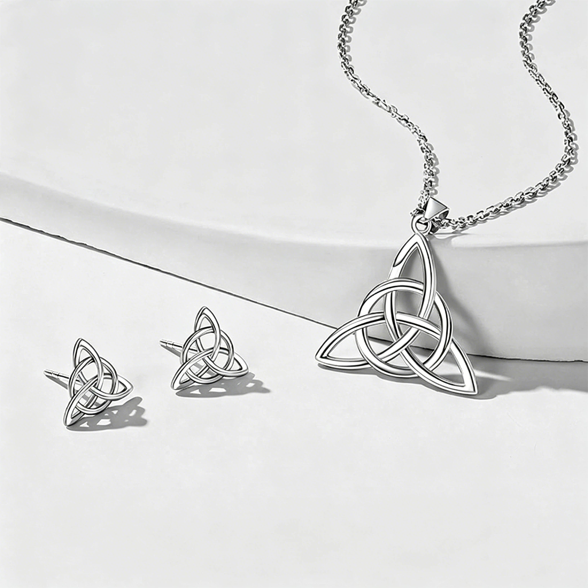 Celtic Knot & Claddagh jewelry