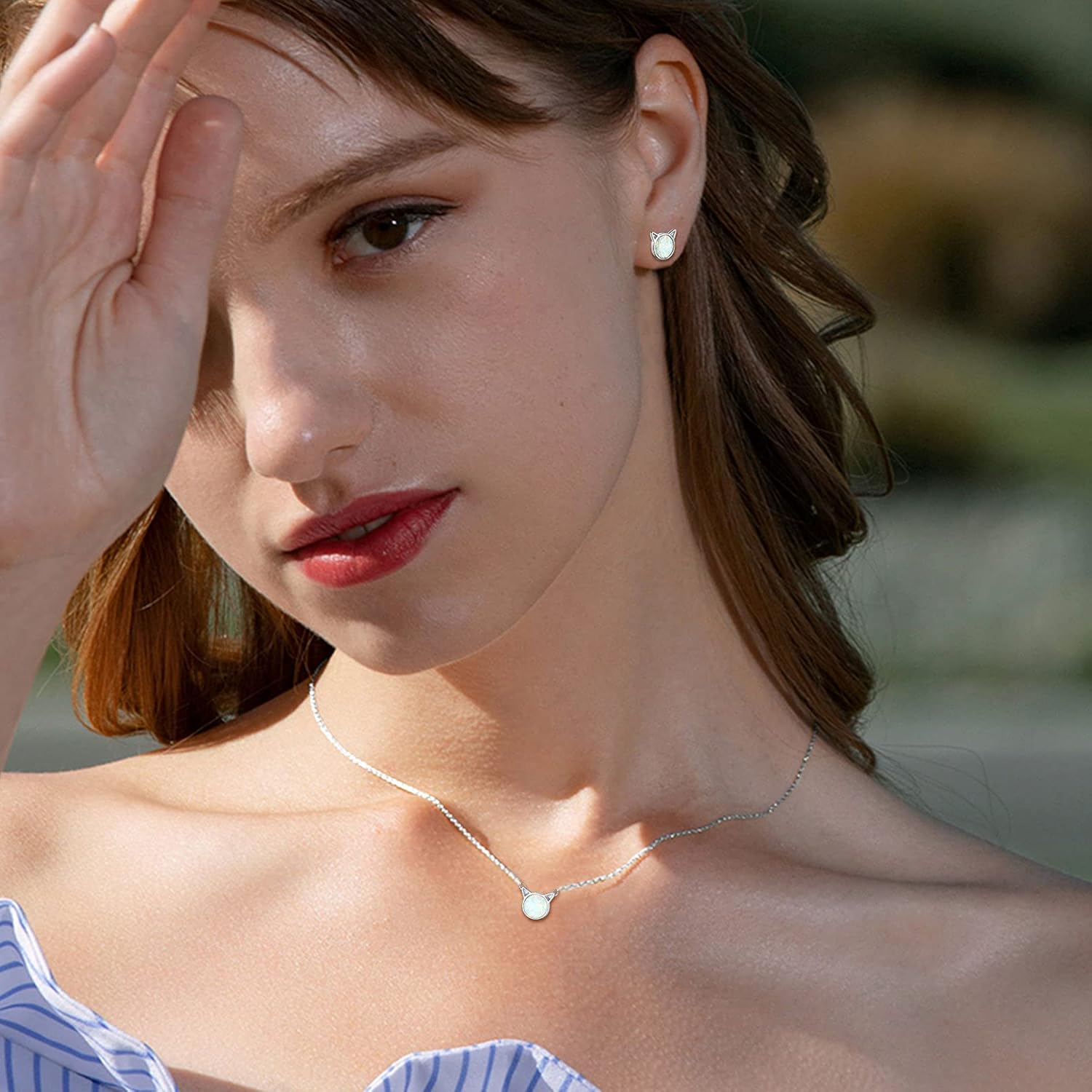 Cute Cat Round Opal Pendant Necklace for ladies