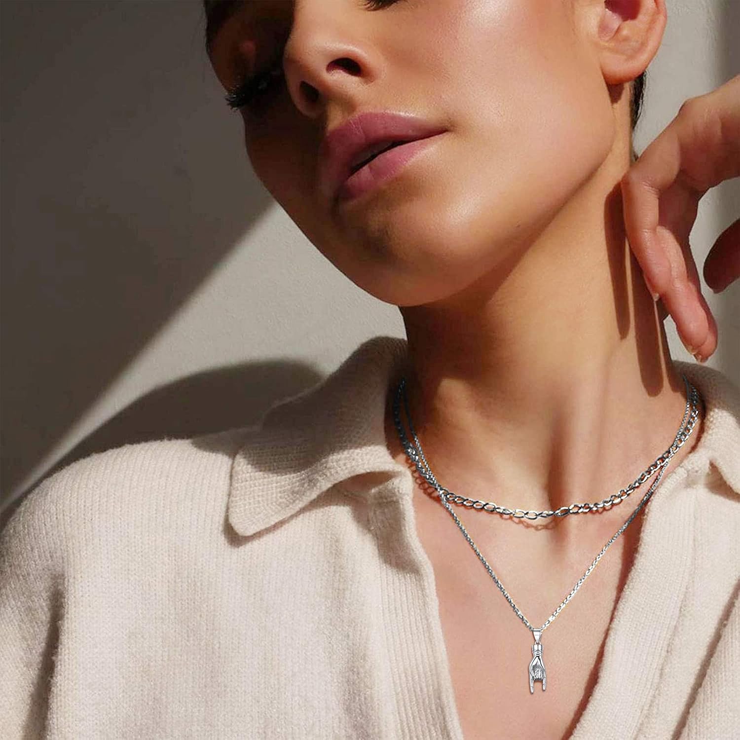 Italian Hand Mano Cornuto Good Luck Sign Pendant Necklace for Women