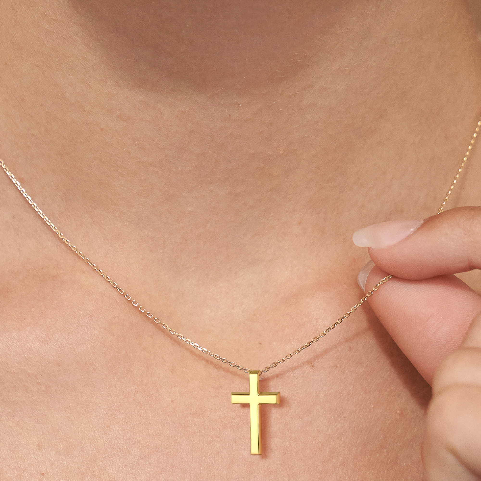 Cross Pendant Necklace in Gold for Women-02