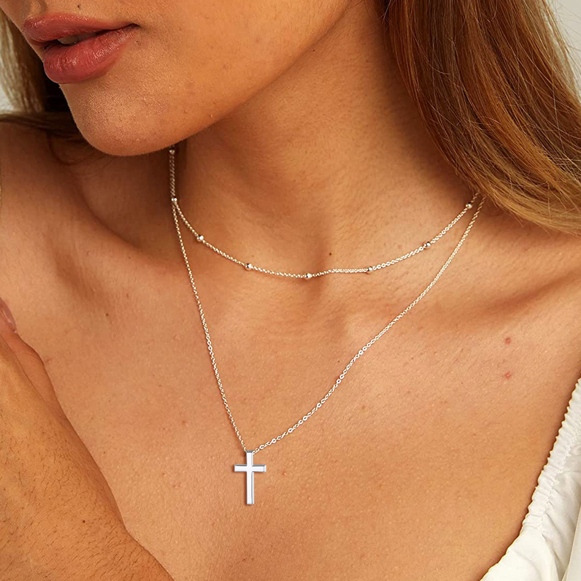 Cross Pendant Necklace in Silver for Women-01