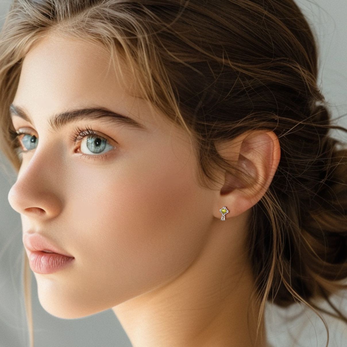 Birthstone Celtic Knot Cross Stud Earrings Peridot-model effects