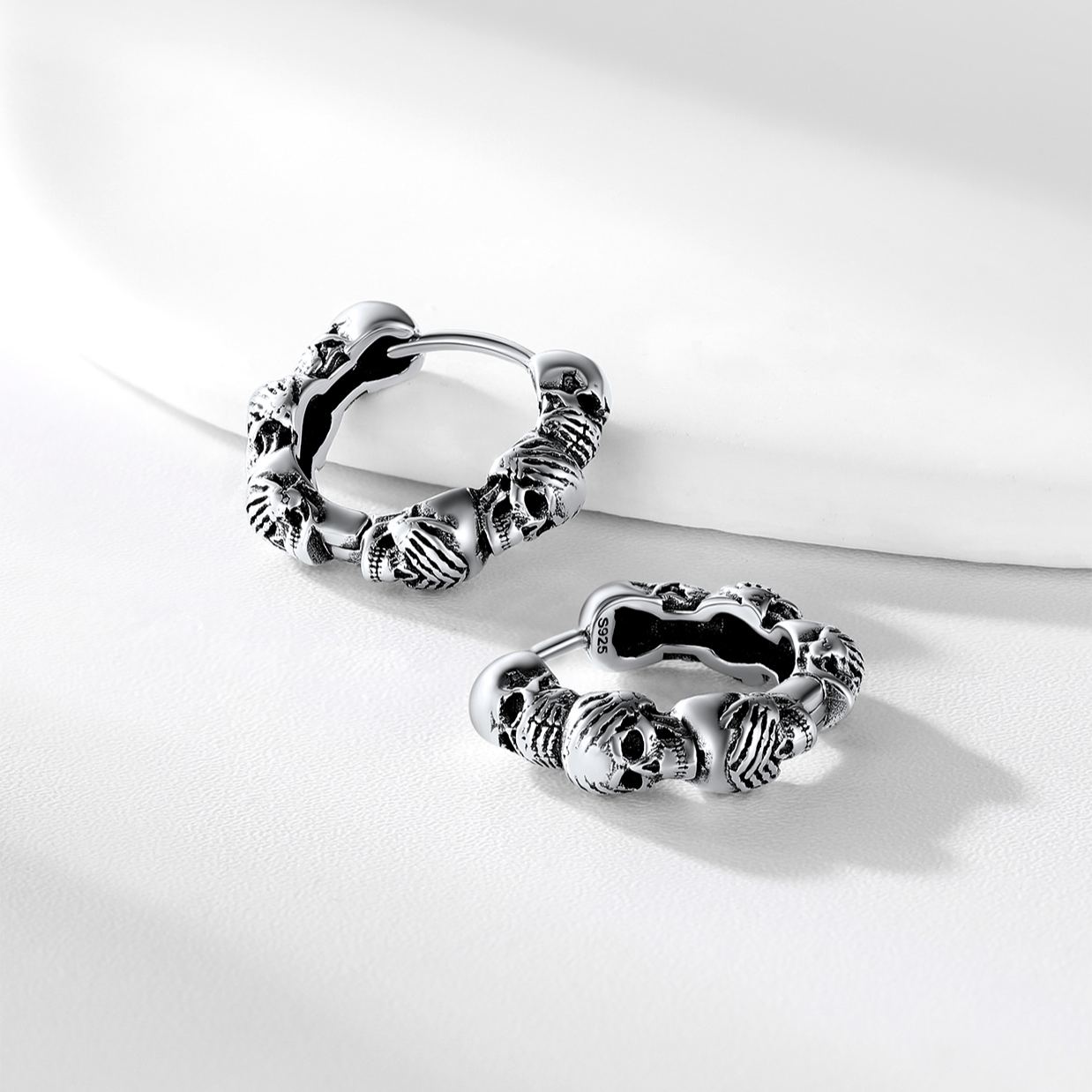Three Wise Skull Hoop Earrings In 925 Sterling Silver - product detail(1)