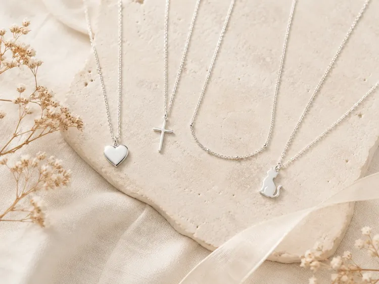 How to Choose the Right Pendant Necklace Meaning, Style & Gift Ideas