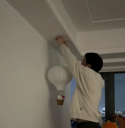 Hello Kitty Hot Air Balloon Night Light DIY Material Kit, Cute Lampshade for Girls' Bedroom, Hanging Ornament, Decoration