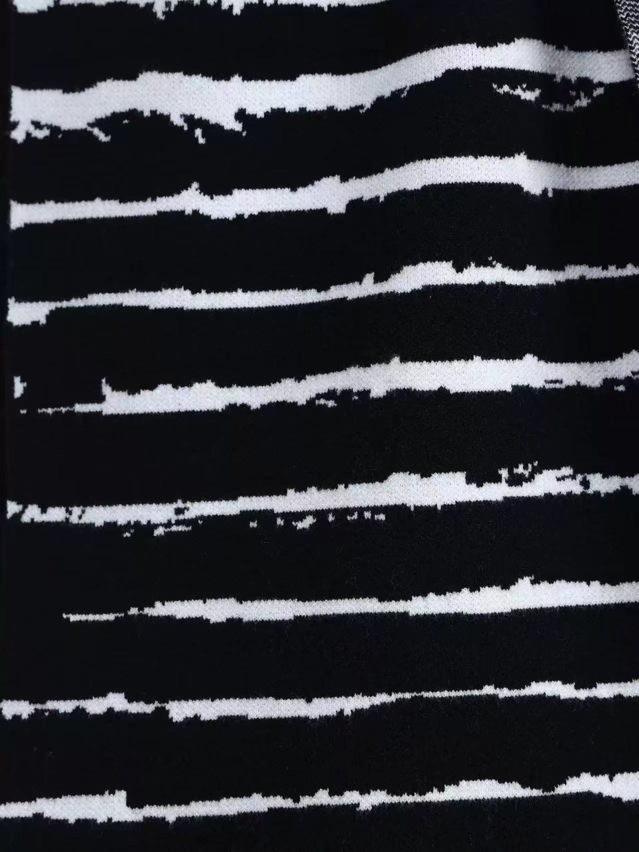 DETWONLINE™Thorn scarf