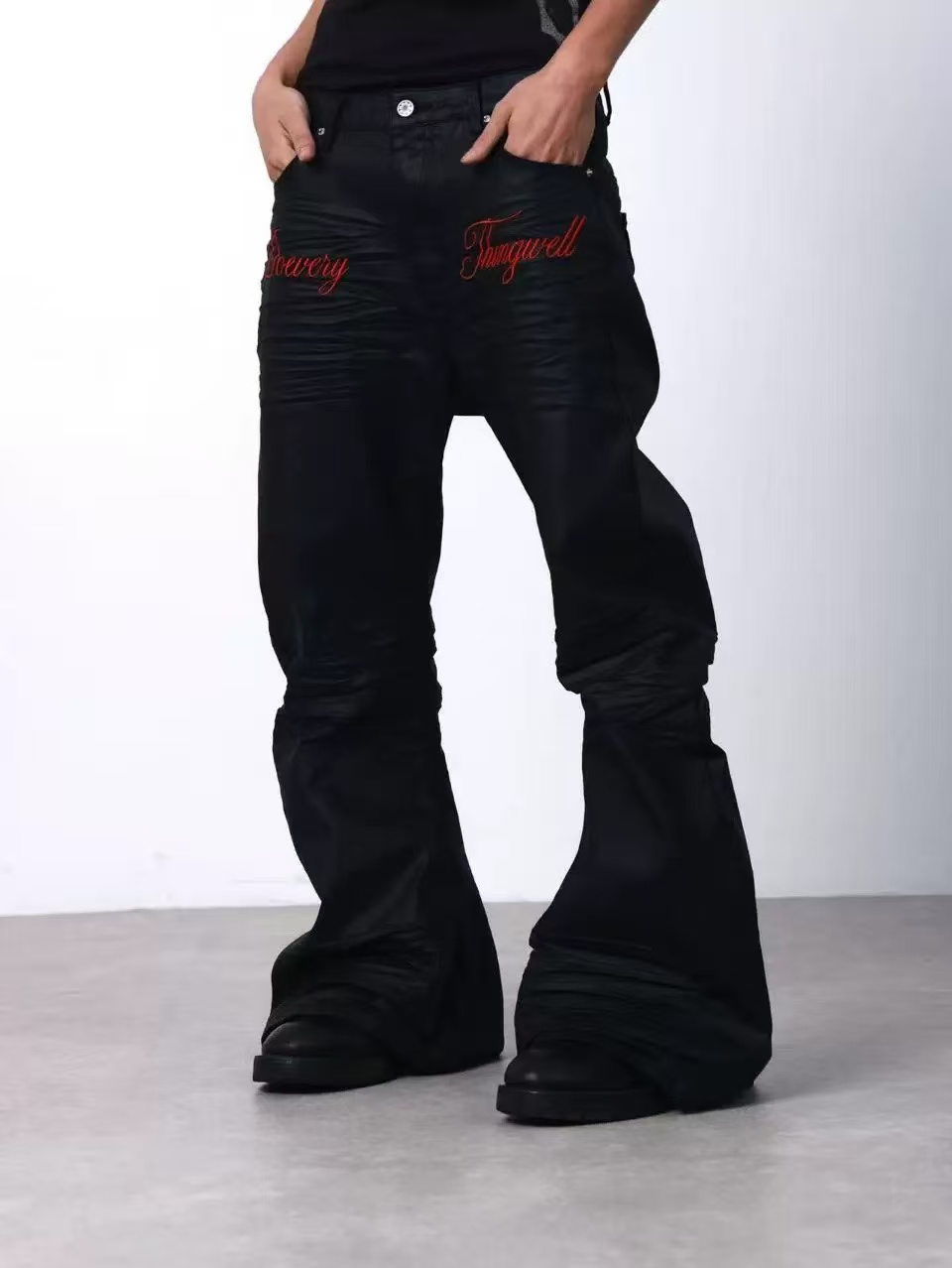 DETWONLINE™Waxed-coated jeans