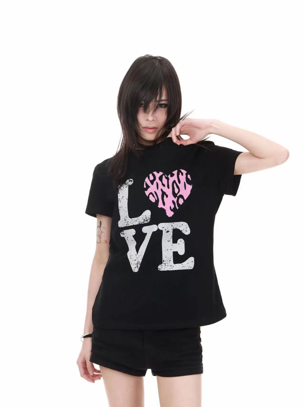 DETWONLINE™Y2K Pink Leopard Print LOVE Heart Graphic Tee