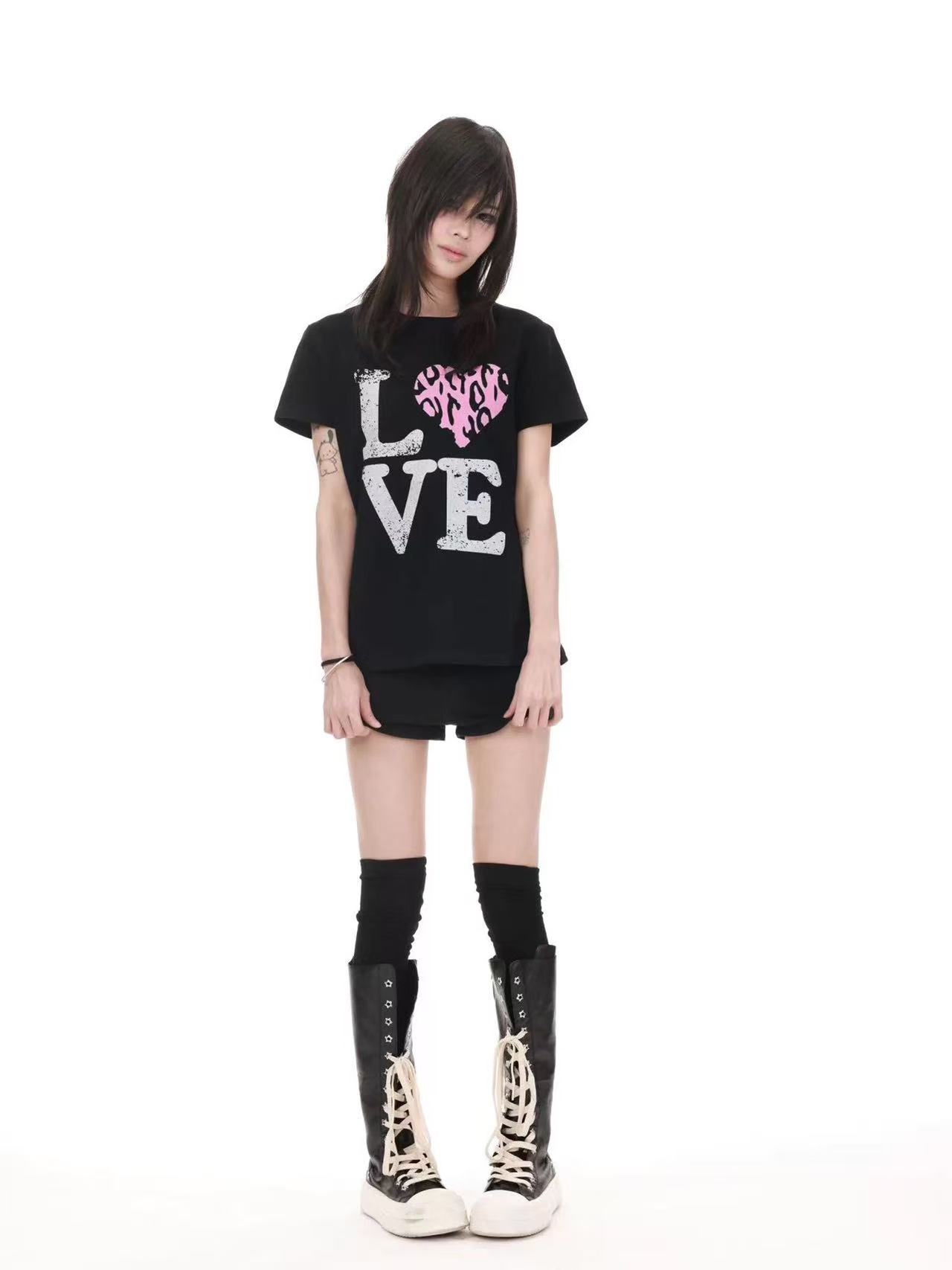 DETWONLINE™Y2K Pink Leopard Print LOVE Heart Graphic Tee