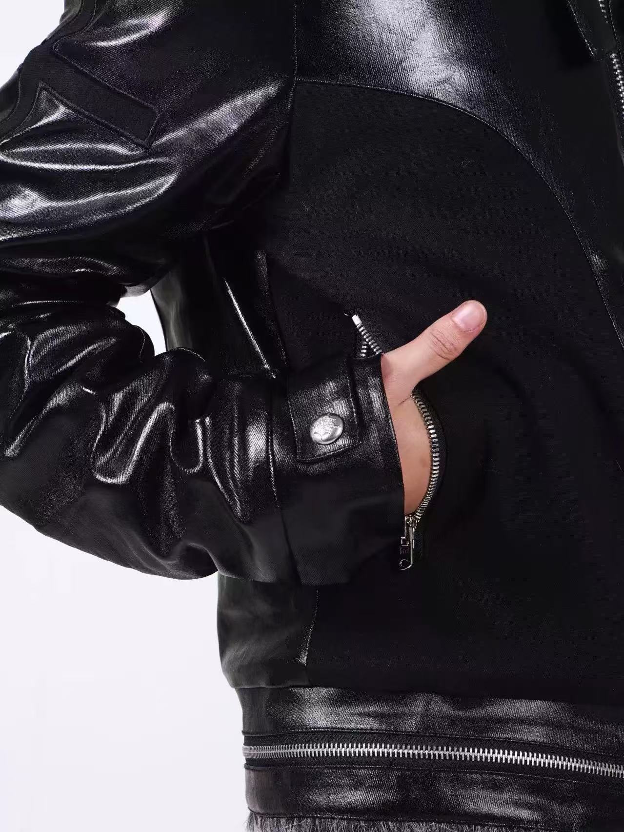 DETWONLINE™Coyote coat