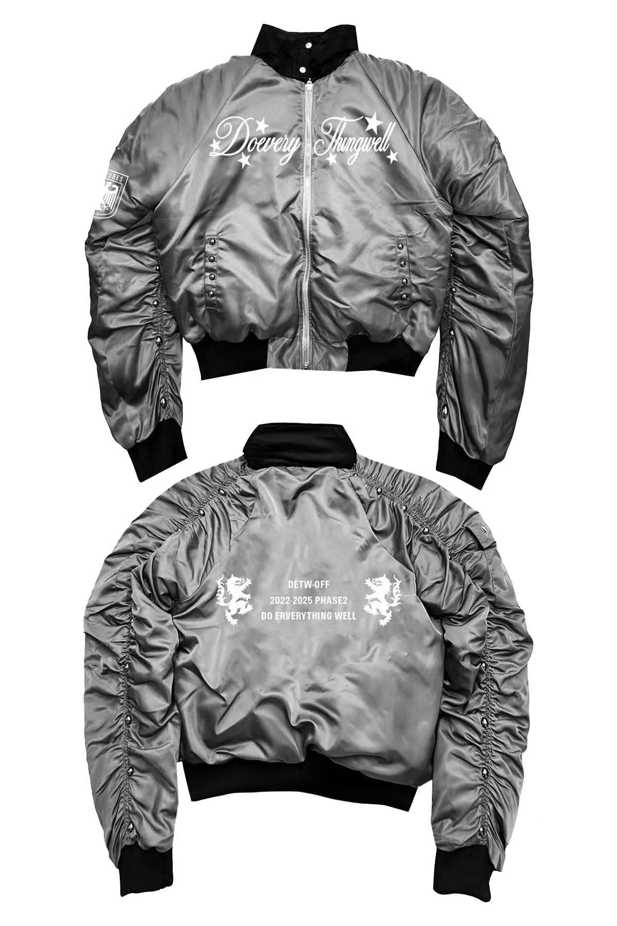 DETWONLINE™Silver-embossed bomb