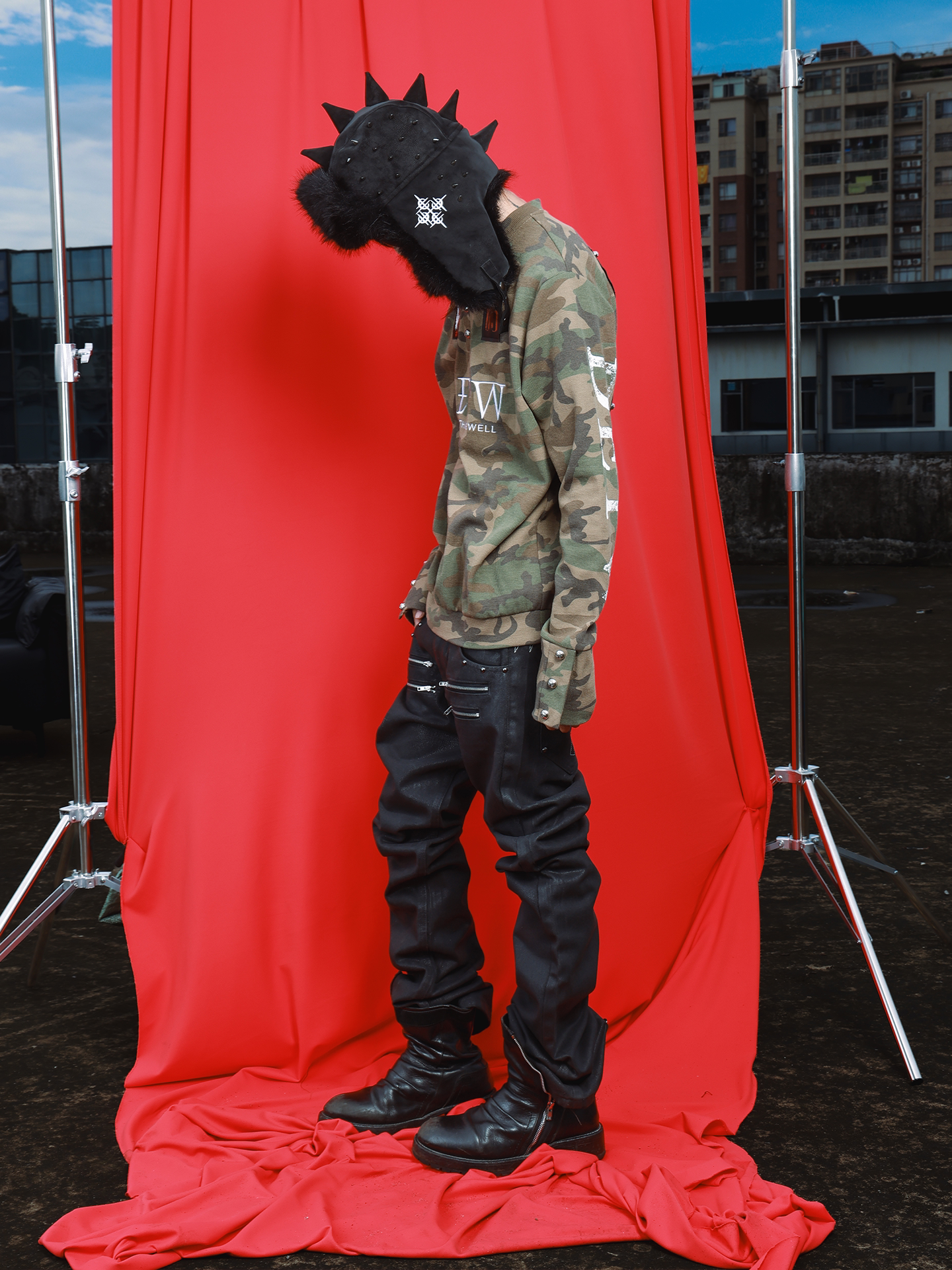DETWONLINE™"Wasteland"Long Sleeve Sweatshirt