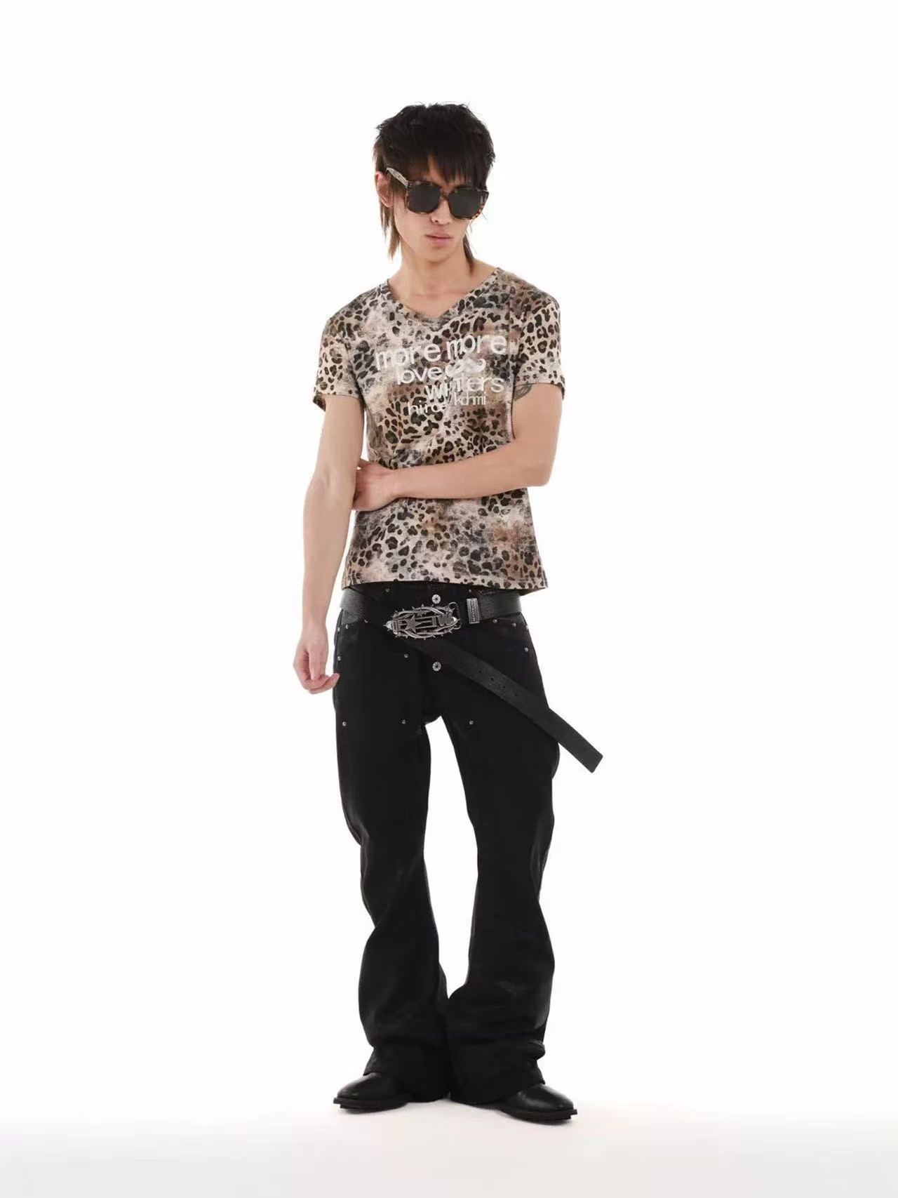 DETWONLINE™ Vintage Dyed Leopard Print V-Neck Fitted T-Shirt