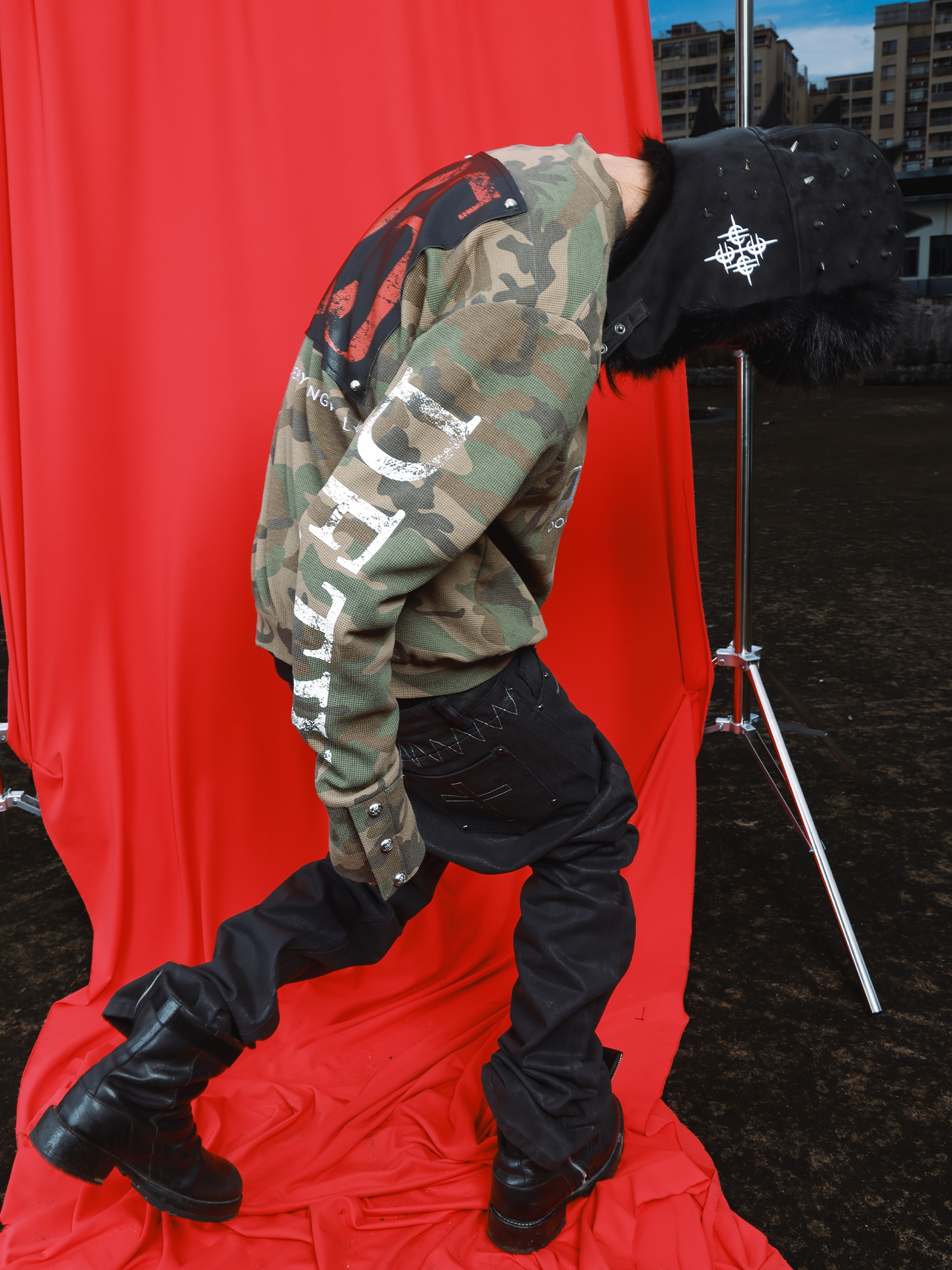 DETWONLINE™"Wasteland"Long Sleeve Sweatshirt