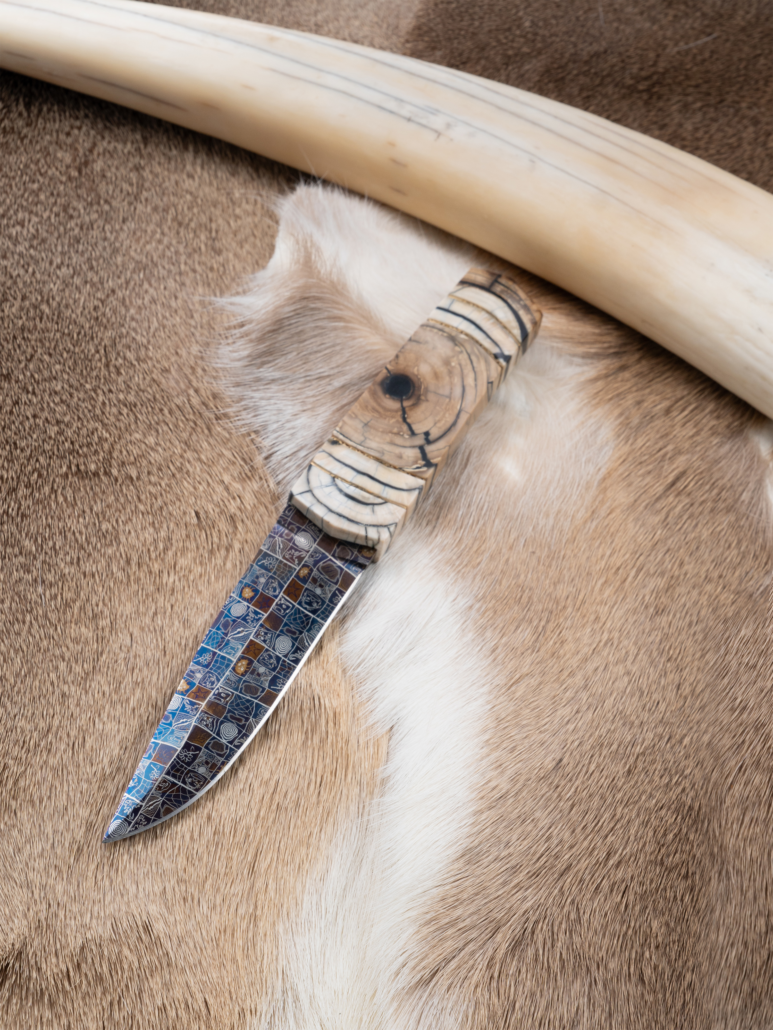 “Eir – The Goddess of Healing” | Human-Face Damascus Hunting Knife | Mammoth Ivory Handle | Hand-Forged by Bang In Forge