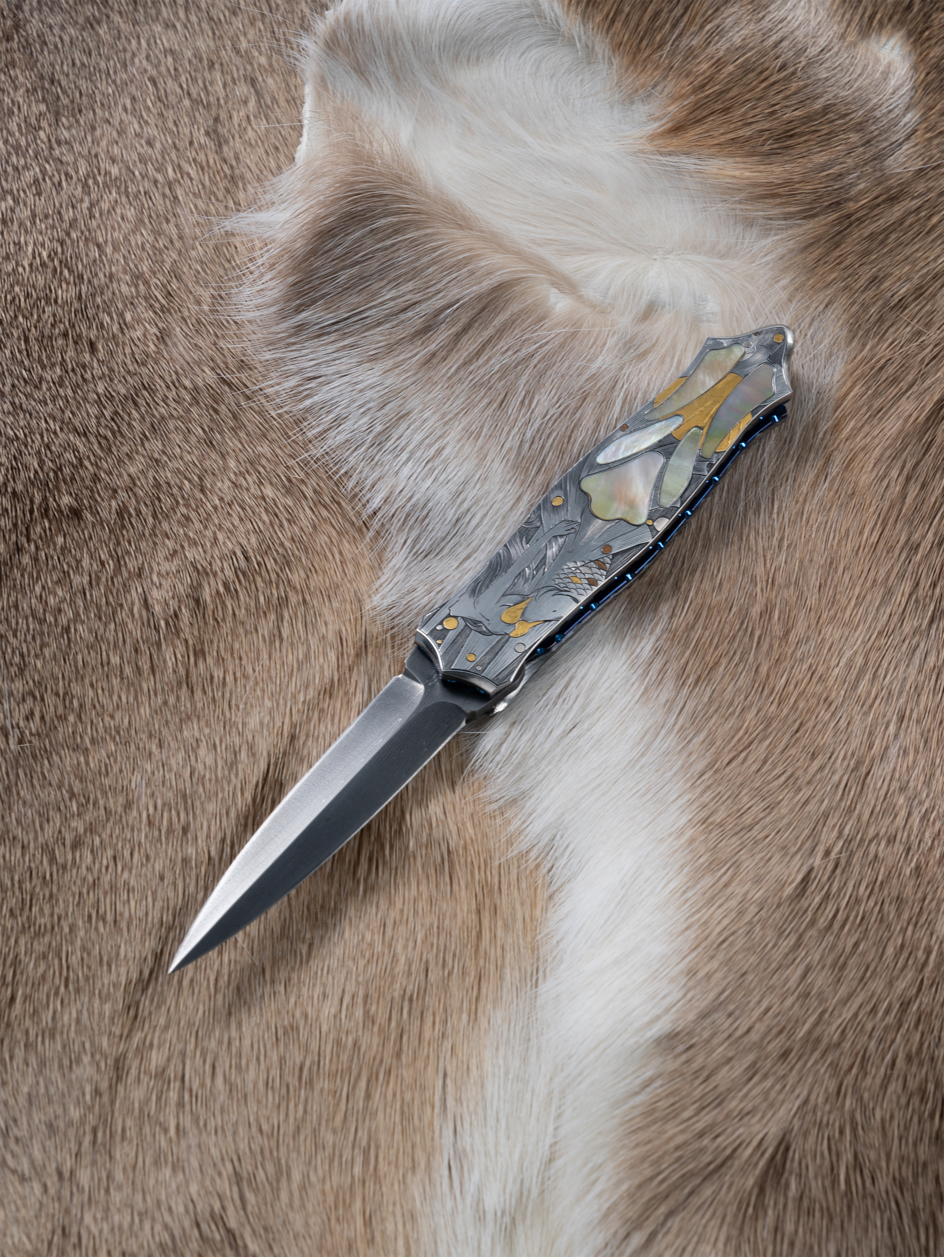“Poseidon – The Sea King’s Edge” | Thomas Damascus Double-Edged Folding Knife | Lindsay Engraved Stainless Handle | Handcrafted by Bang In Forge