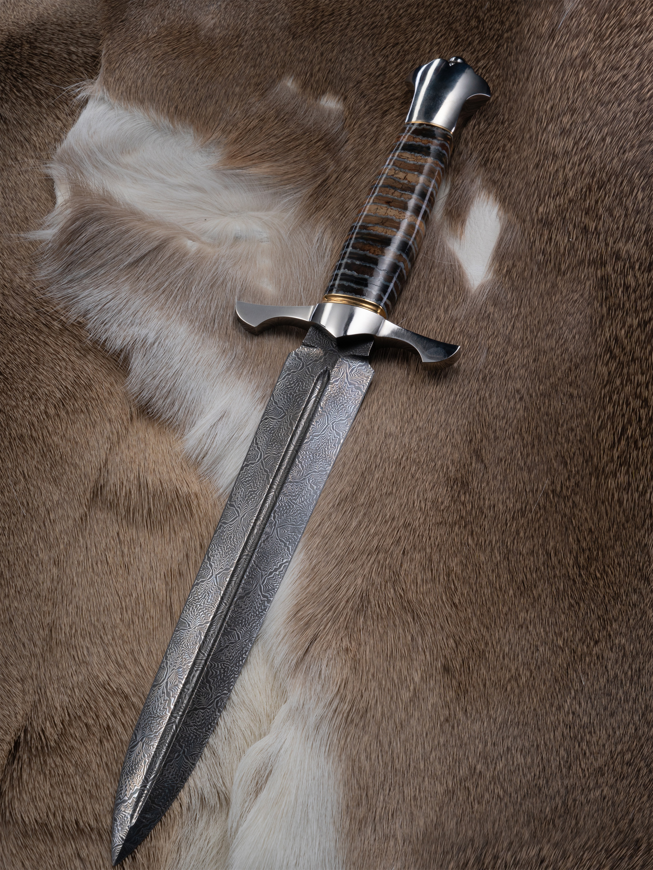 “Týr – The Oathbreaker’s Fang” | Hand-Forged Damascus Viking Short Sword | Stabilized Mammoth Molar Handle | Crafted by Bang In Forge