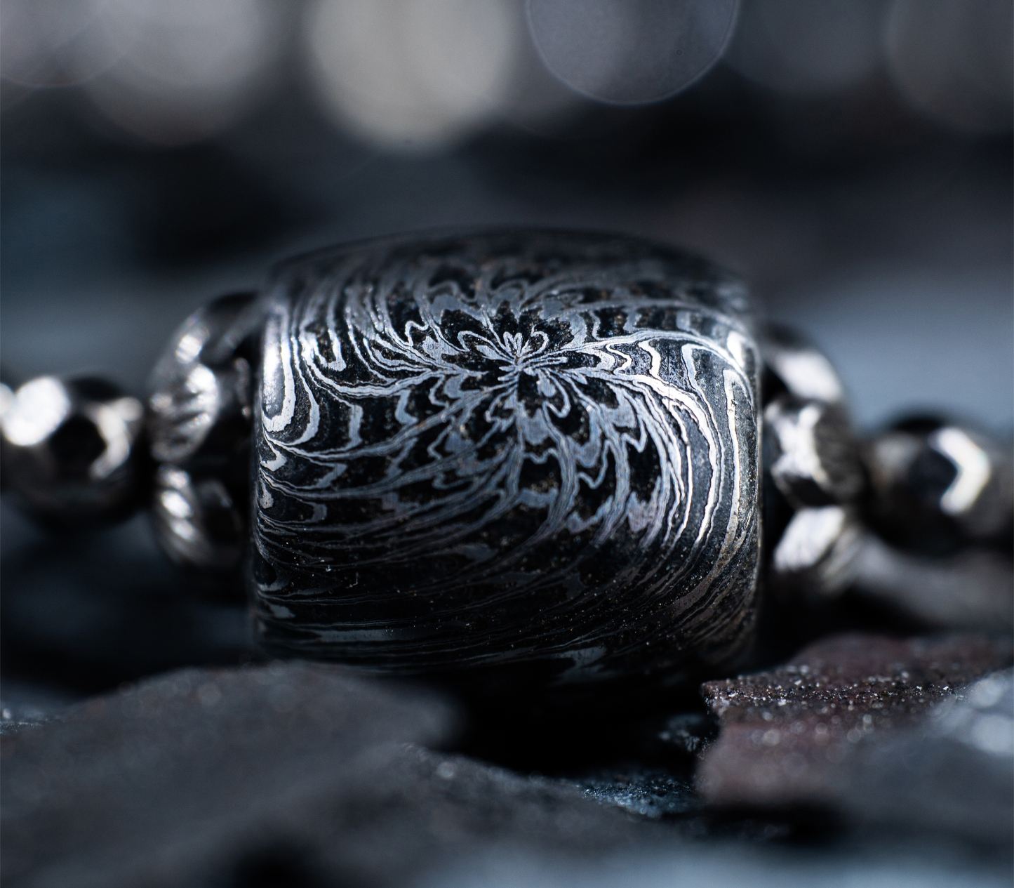 “The Prosperity Forge” – Damascus Steel Barrel Bracelet | Obsidian 10mm | Bang in
