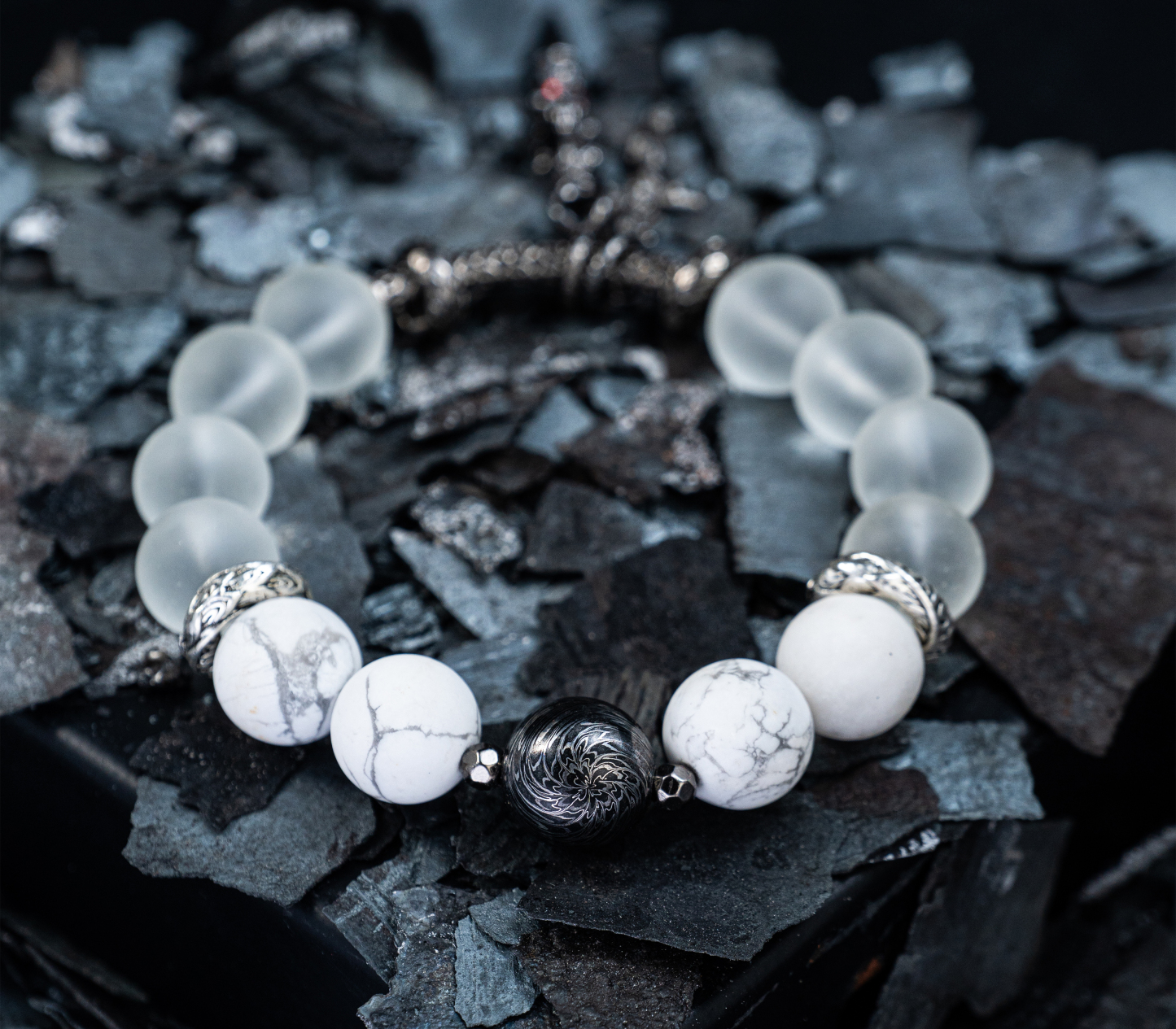 “Frostbound” – Damascus Steel Bead Bracelet | White Turquoise × Clear Quartz | Bang in