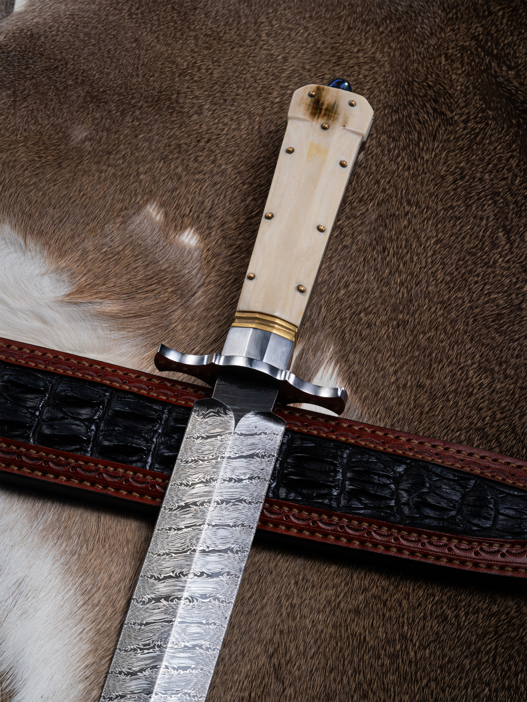 “Eternal Frost” – Damascus Steel Viking Sword | Mammoth Ivory Handle | Bang in
