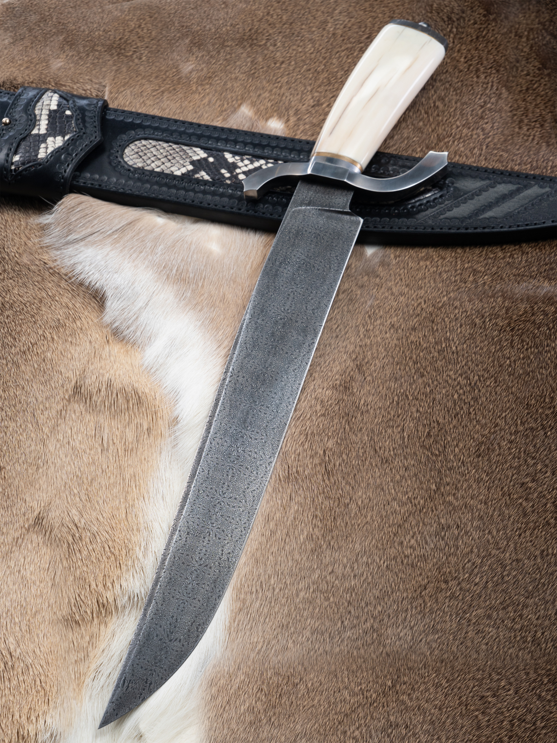 “Hoder” – The God of Darkness | Damascus Steel Bowie Knife | Narwhal Ivory Handle