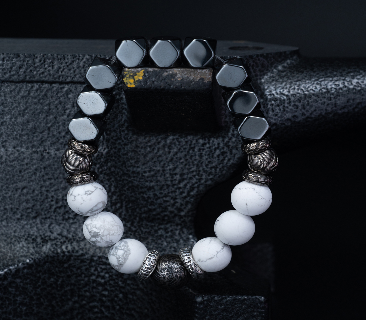 “Steel Pulse” – Damascus Steel Bead Bracelet | Hematite × Polished Black Steel | Bang in