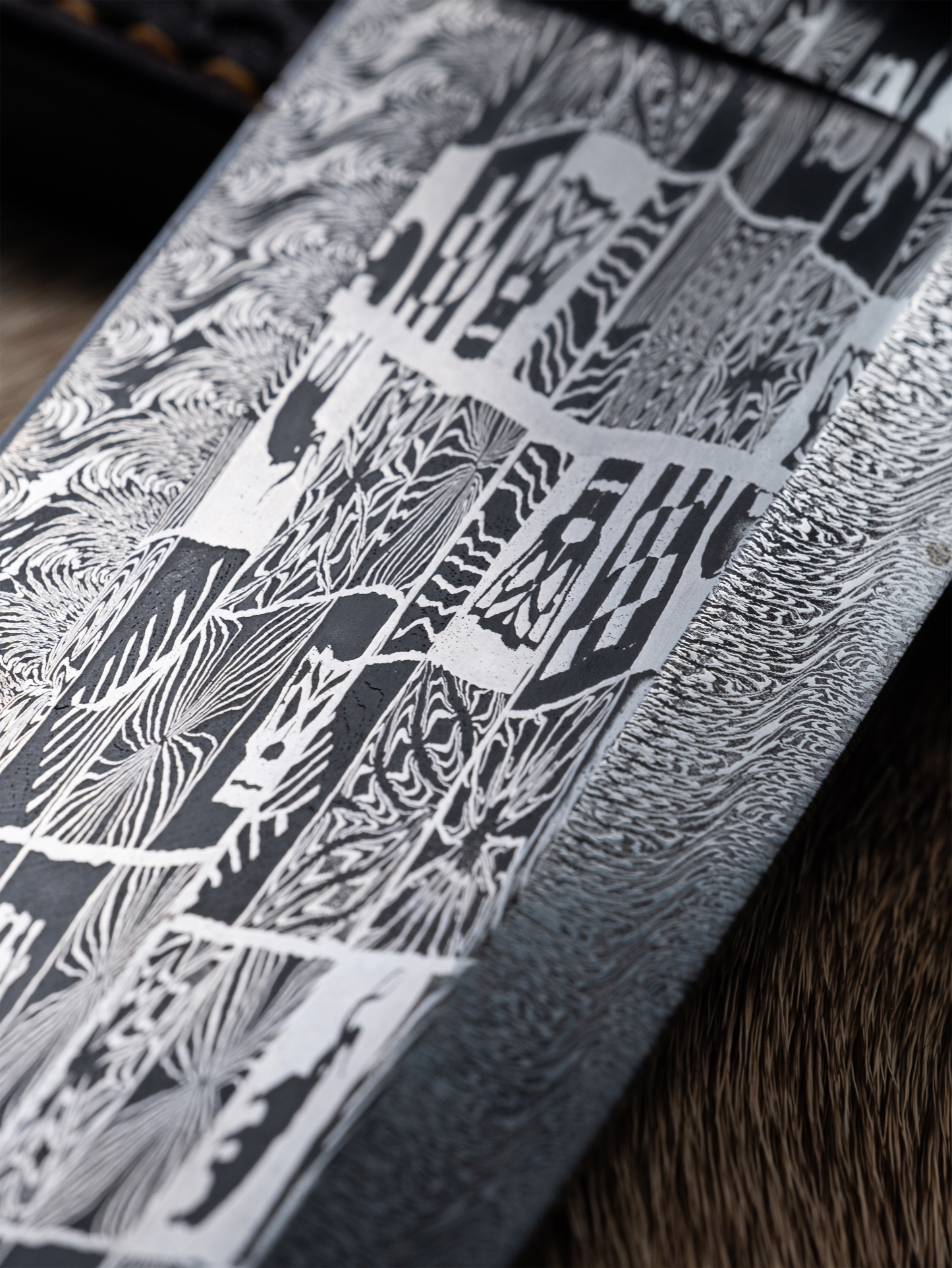 “Ares” – Damascus Steel Bowie Knife | Narwhal Ivory Handle | Bang in