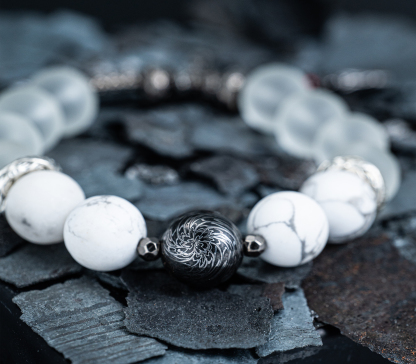 “Frostbound” – Damascus Steel Bead Bracelet | White Turquoise × Clear Quartz | Bang in