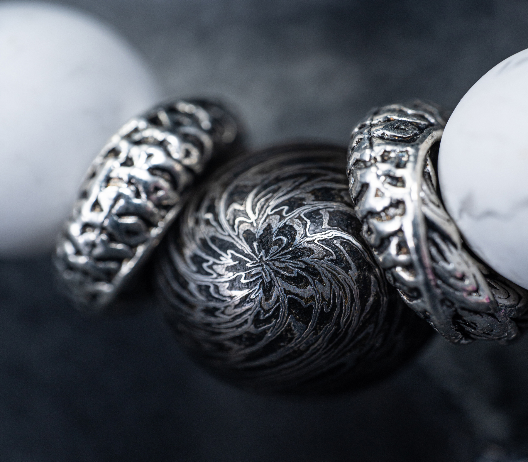 “Steel Pulse” – Damascus Steel Bead Bracelet | Hematite × Polished Black Steel | Bang in