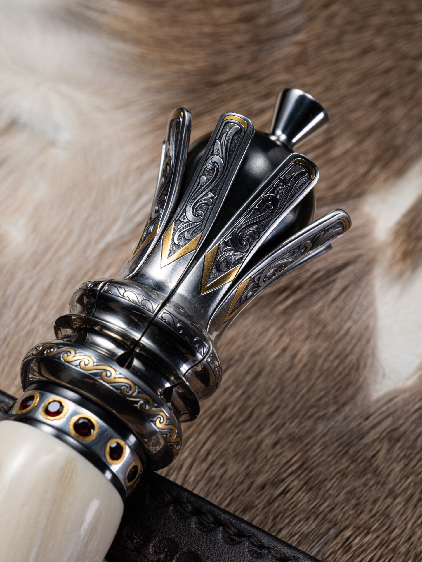 “King’s Sword” – Hand-Forged Damascus Steel Sword | Ivory Handle & Ornate Guard