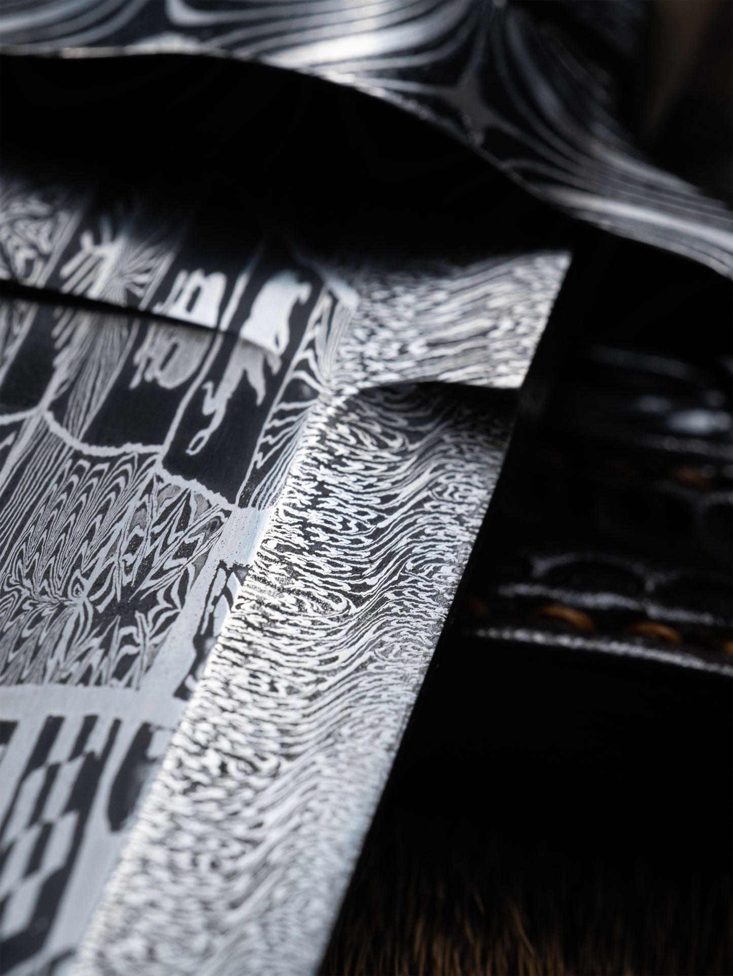 “Ares” – Damascus Steel Bowie Knife | Narwhal Ivory Handle | Bang in