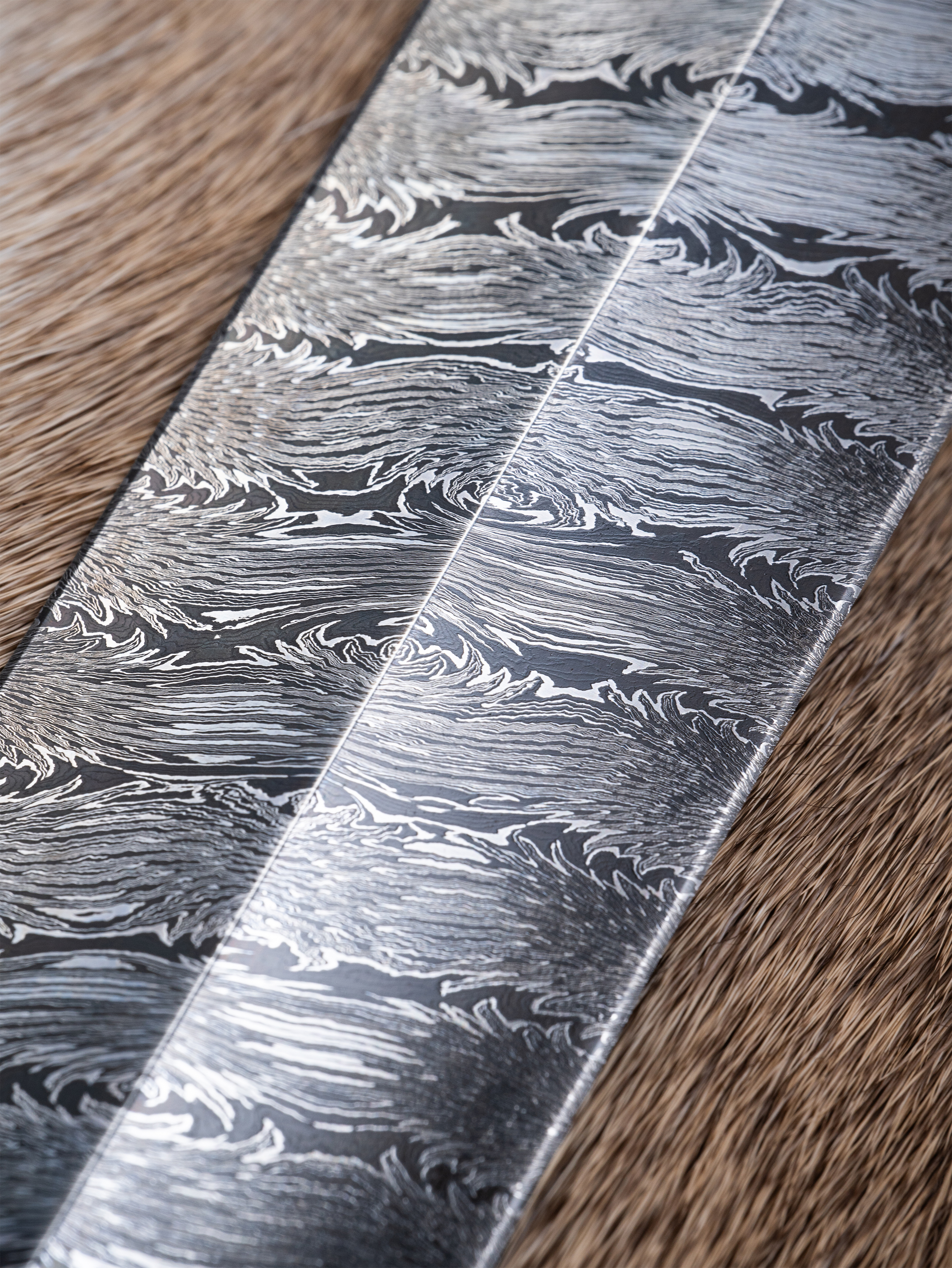 “Eternal Frost” – Damascus Steel Viking Sword | Mammoth Ivory Handle | Bang in