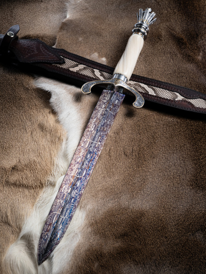 “King’s Sword” – Hand-Forged Damascus Steel Sword | Ivory Handle & Ornate Guard