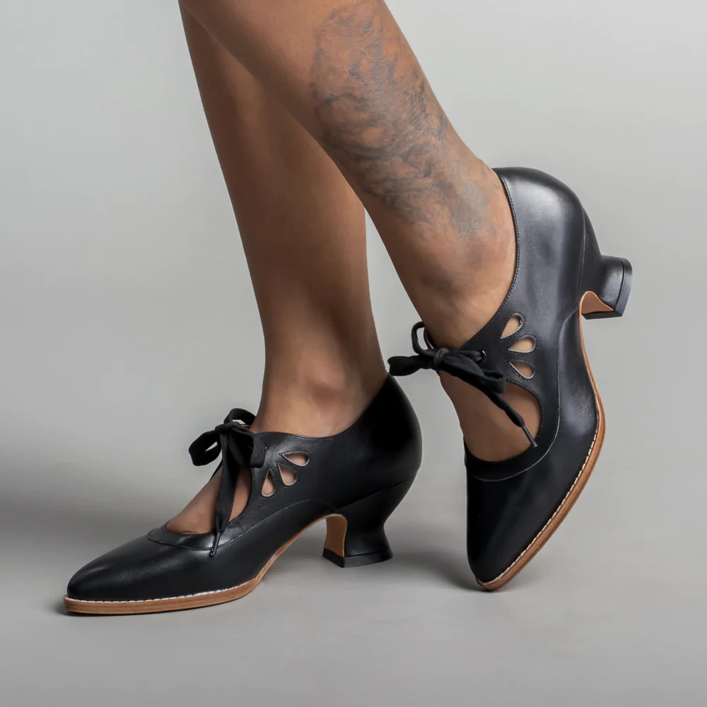 Women's Vintage Lace-Up Leather Heels