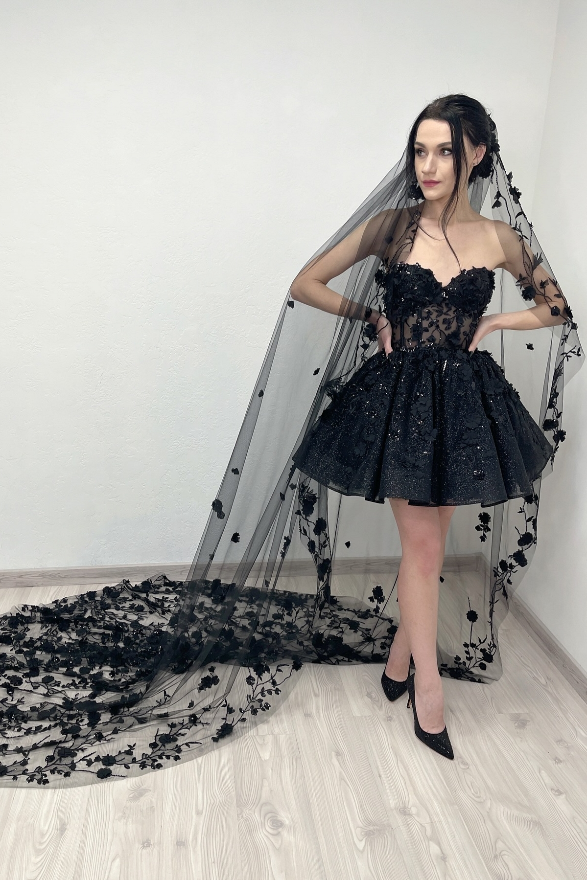 Gothic Hochzeitskleider Schwarz Kurze Brautkleider A Linie Spitze