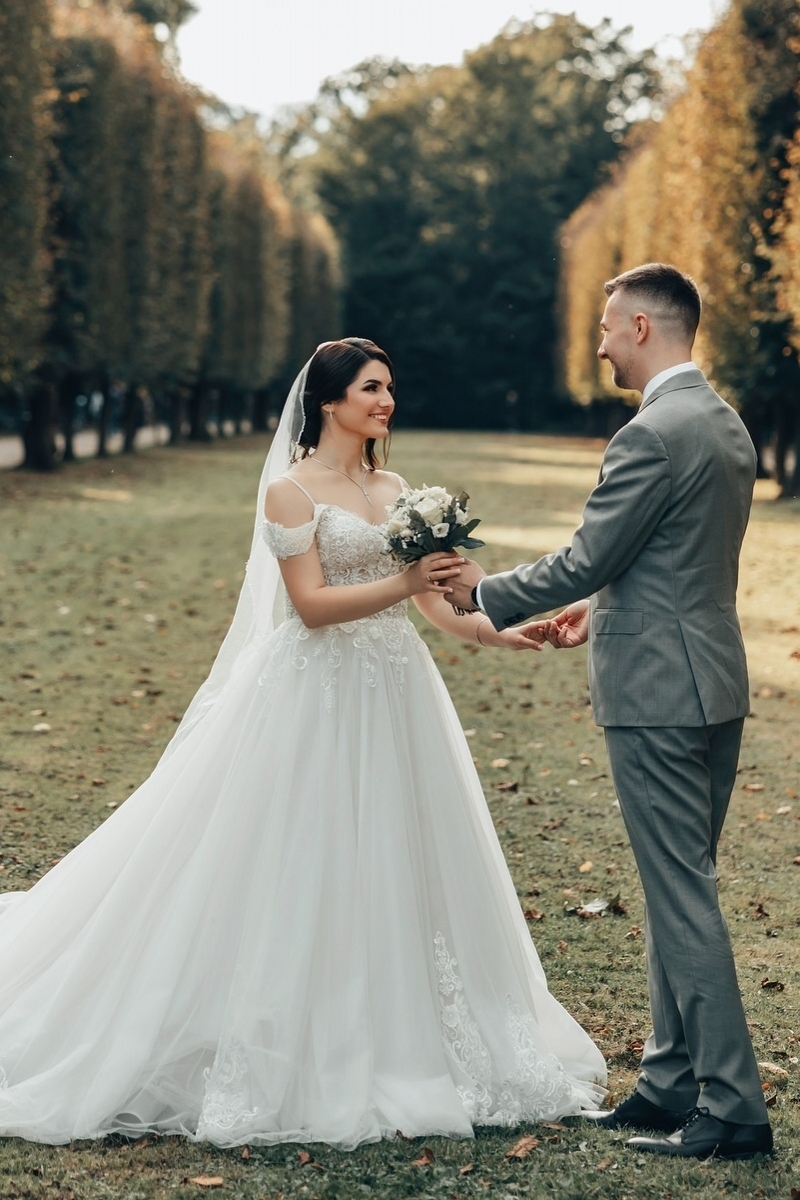 Günstige Hochzeitskleider A Linie Spitze Brautkleider Aus Tüll