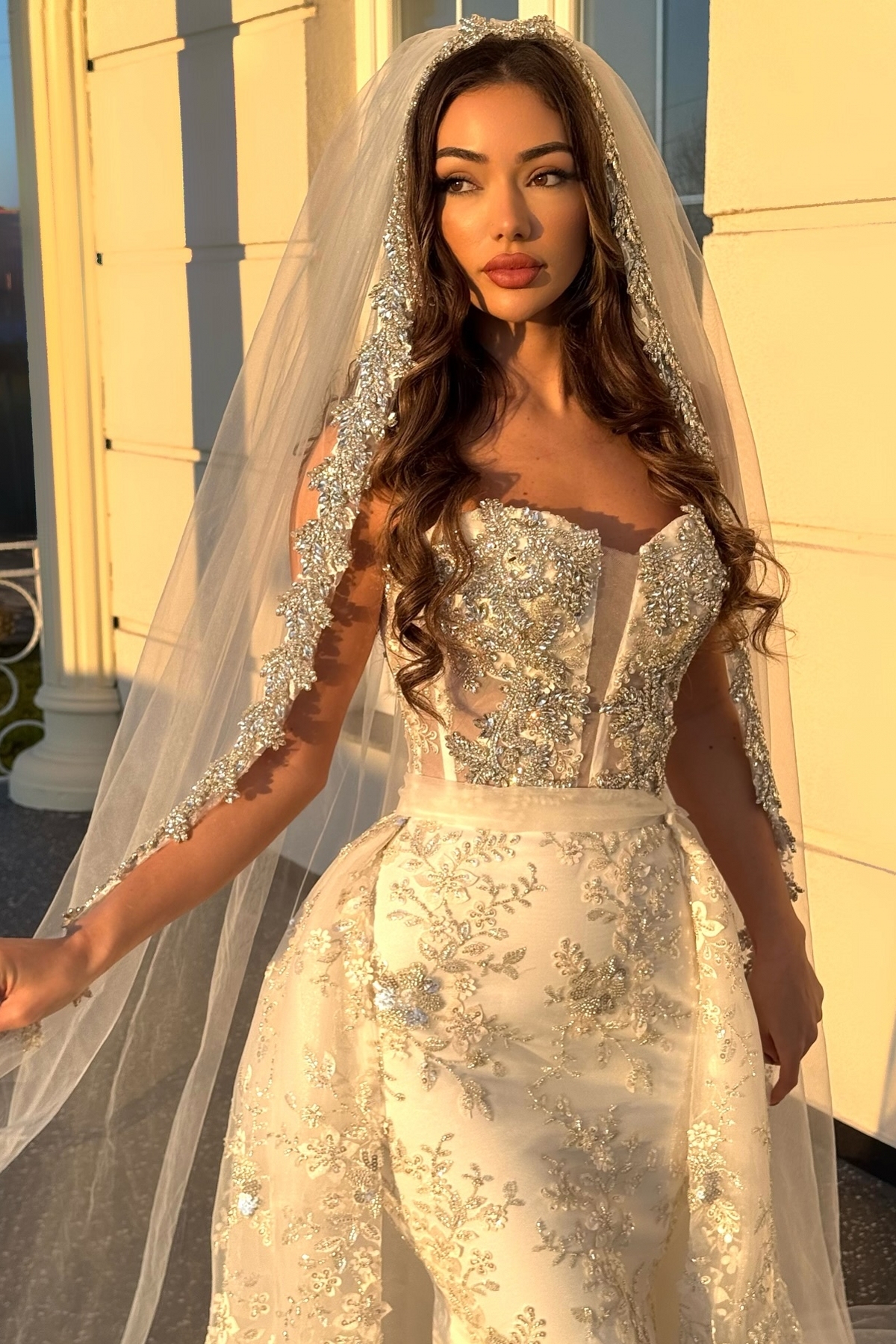 Extravagante Hochzeitskleider A Linie Spitze Brautkleider mit Glitzer