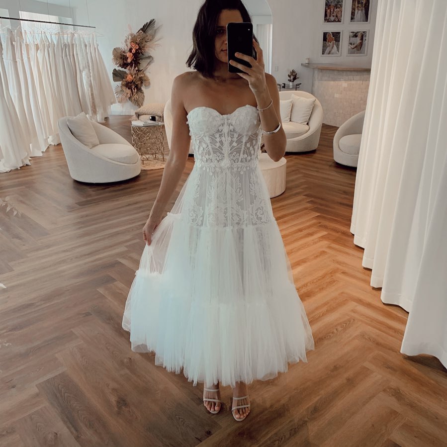Elegante Brautkleider Kurz | Crema Hochzeitskleider Günstig Online