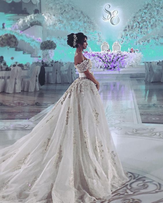 Designer Hochzeitskleider Weiß Spitze A Linie Brautkleider Günstig Kaufen