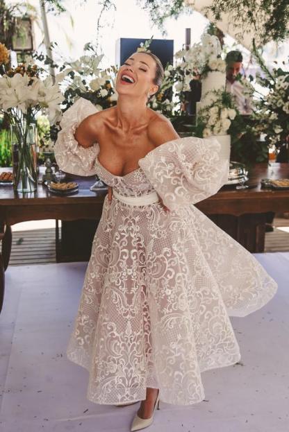 Elegante Hochzeitskleider A Linie Spitze Brautkleider Brautmoden Online-babyonlinedressde