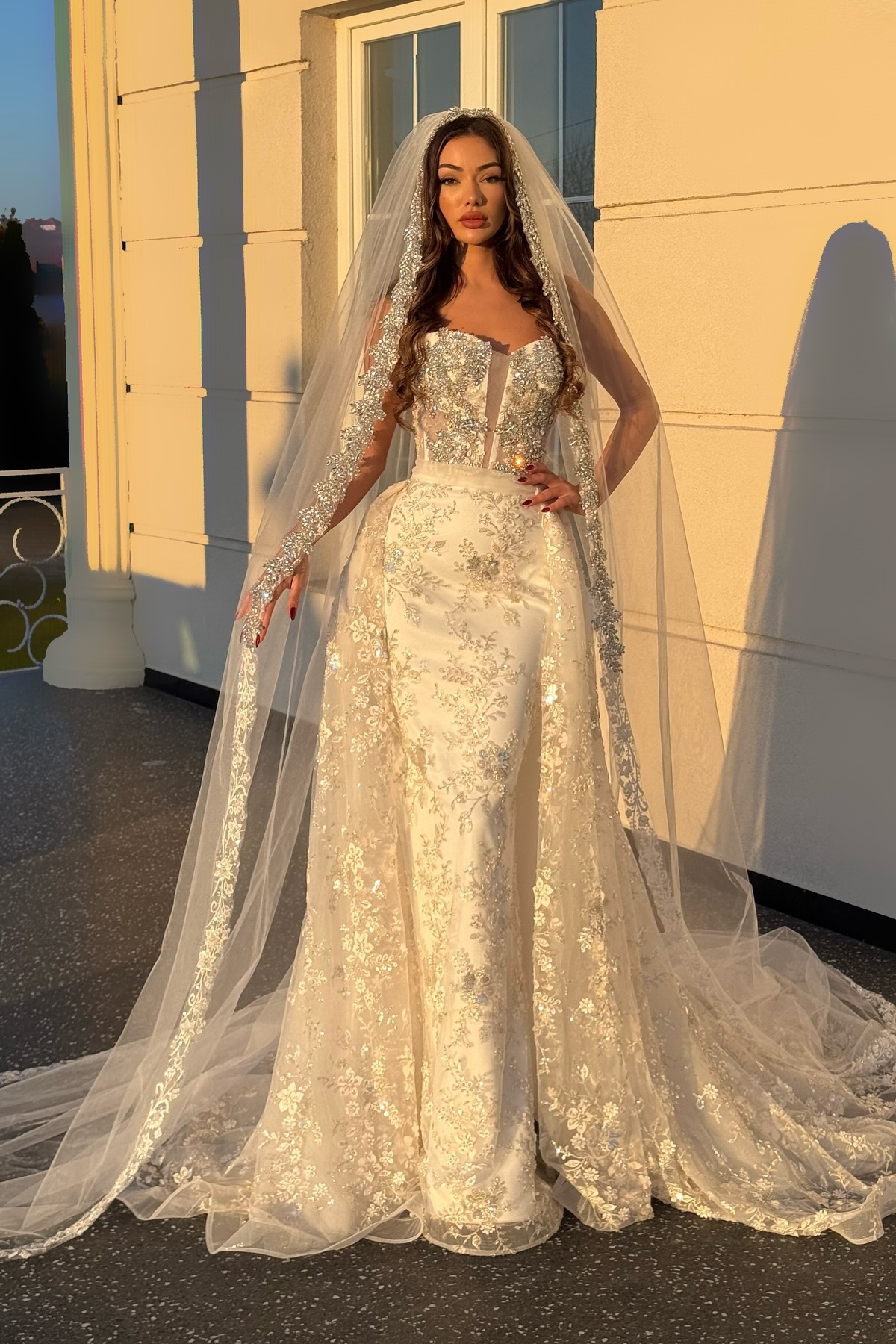 Extravagante Hochzeitskleider A Linie Spitze Brautkleider mit Glitzer
