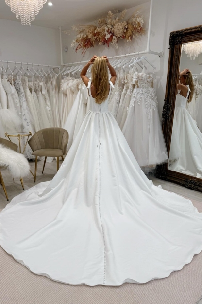 Designer Hochzeitskleider Satin A Linie Brautkleid Schlicht