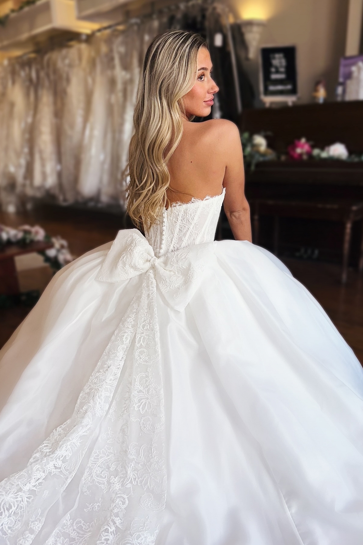 Vintage Hochzeitskleider A Linie Satin Schlichtes Brautkleid Günstig