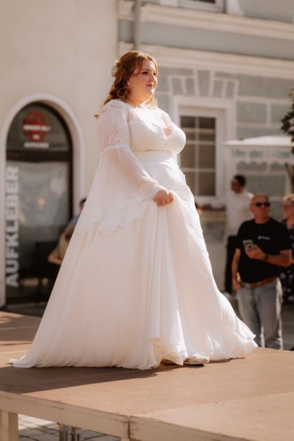 Designer Brautkleider Große Größe Spitze Hochzeitskleider mit Ärmel-babyonlinedressde