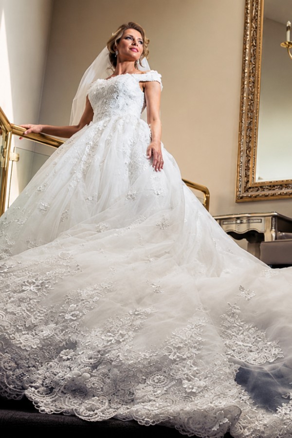 Elegante A Line Brautkleider Weiß Spitze Hochzeitskleider Online Kaufen